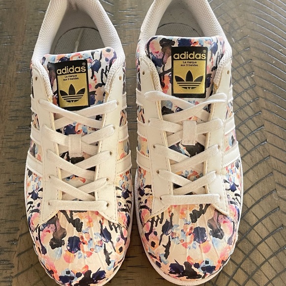 Adidas Superstar - Picture 3 of 5